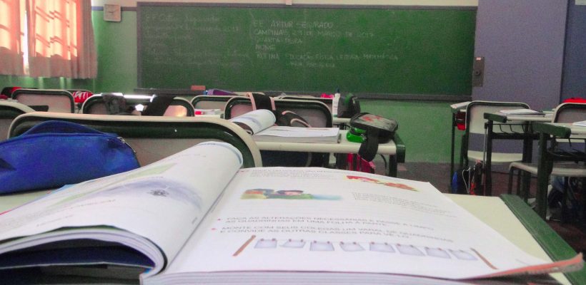 Escolas e entidades de acolhimento somam esforços para atendimento de crianças e adolescentes Escolas e entidades de acolhimento somam esforços para atendimento de crianças e adolescentes